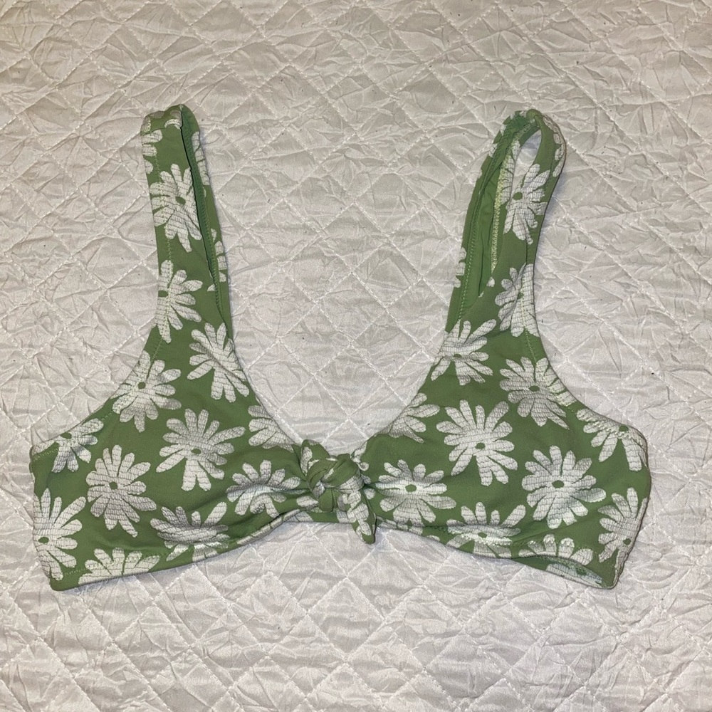 Light Green Floral Knotted Tank Bikini Top by Cupshe Size L